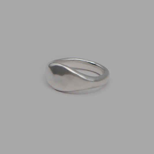 Bulge signet ring