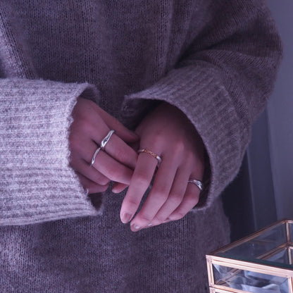 Bulge signet ring