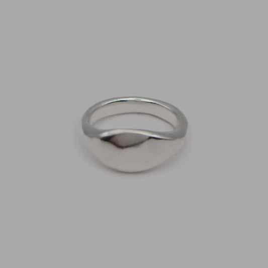 Bulge signet ring