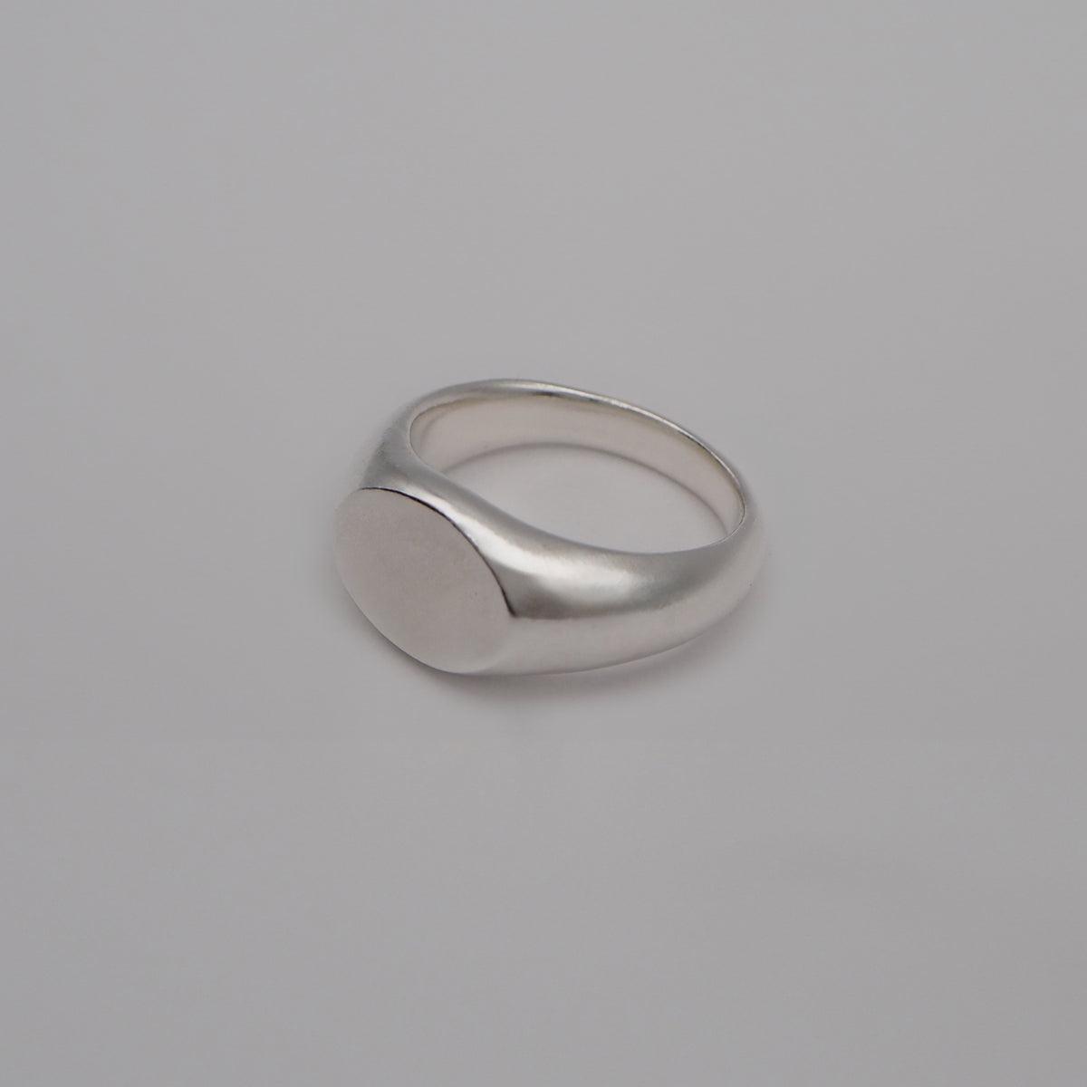 ellipse signet ring