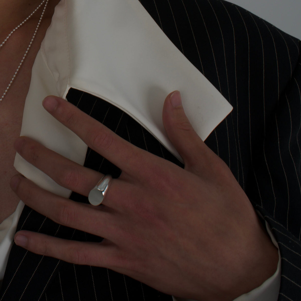 ellipse signet ring
