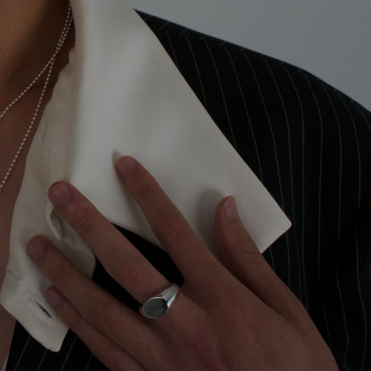 ellipse signet ring