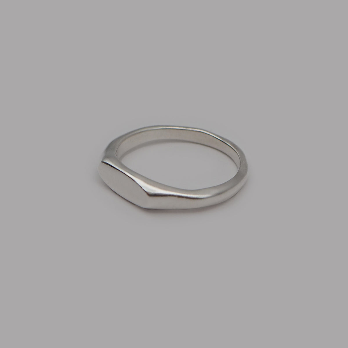ellirude signet ring