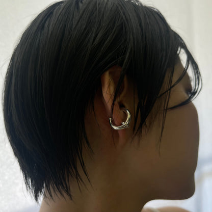 one pieces ear cuff