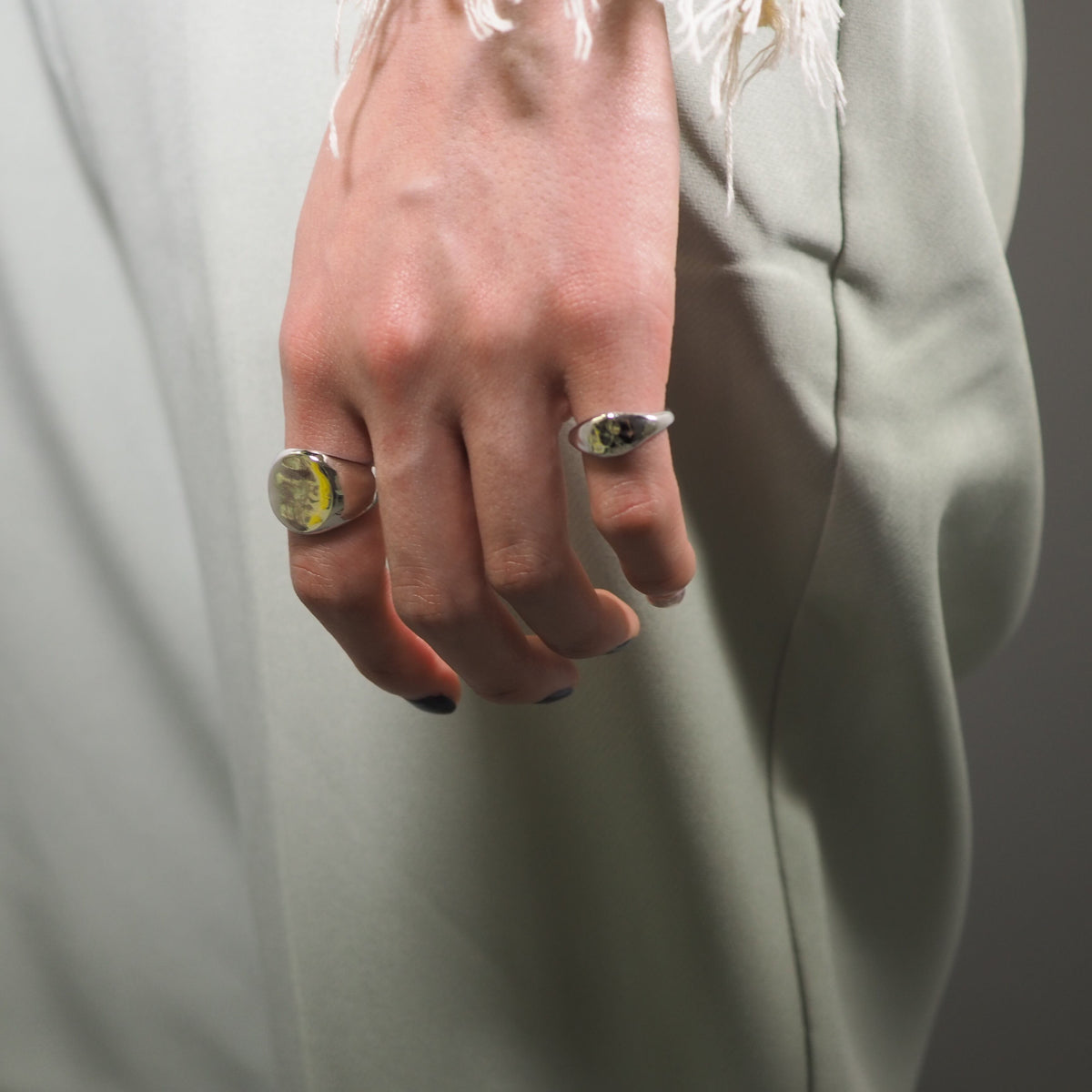 r signet ring